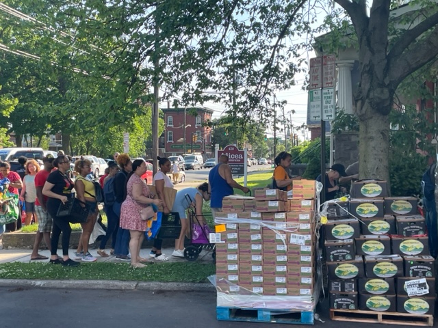 Unity Park food lines signal trouble for